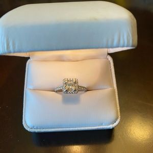 Halo Setting Princess Cut Diamond Engagement Ring Set